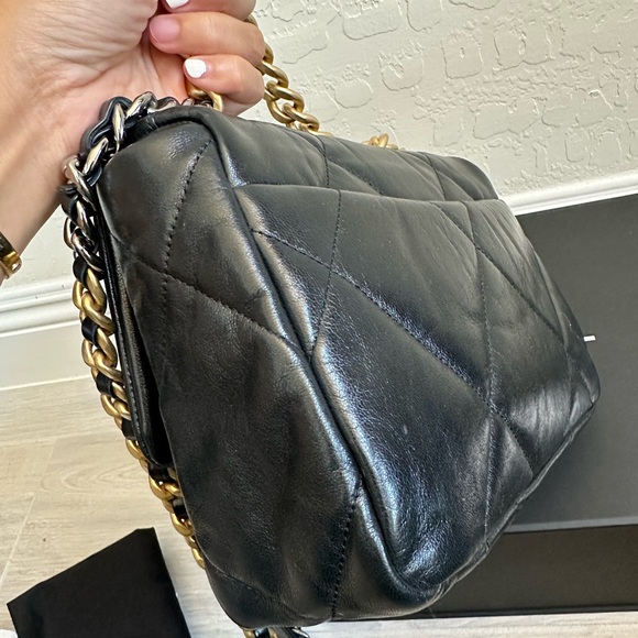 -SOLD- 💯Authentic Chanel 19 Small - Picture 9 of 15